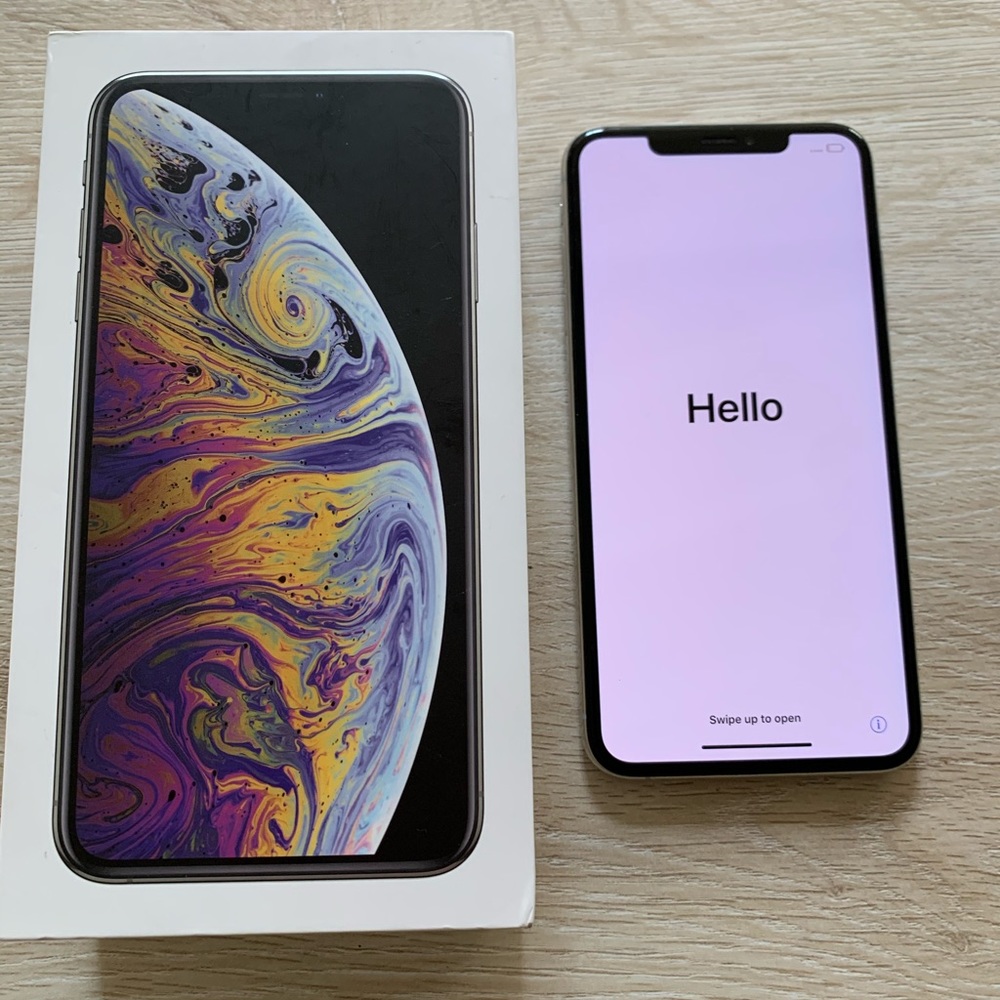 Apple® iPhone® Xs Max 256GB in Silver